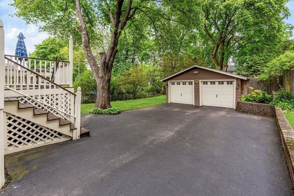 Detached Garage, Exterior