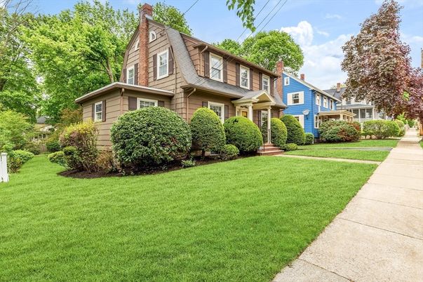 Exterior, Facade, Tudor Revival