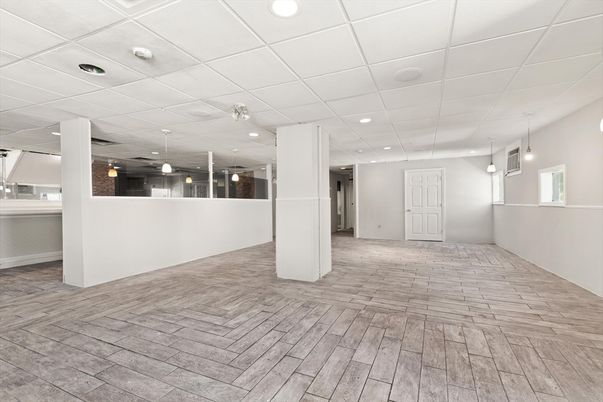 Empty room, Interior, Pendant Lights, Recessed Lighting, Wood Texture Flooring