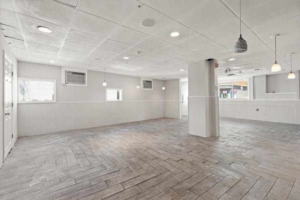Empty room, Interior, Pendant Lights, Recessed Lighting, Wood Texture Flooring