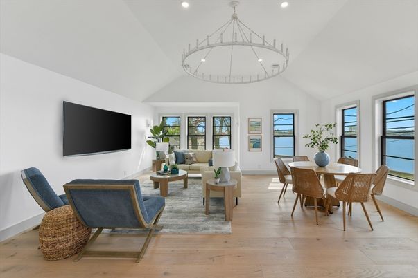 Chandelier, Dining room, Interior, Living room, Recessed Lighting, Water, Wood Texture Flooring