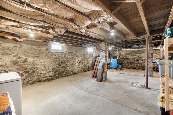 Interior, Stone Walls, Washer, Wooden Beams
