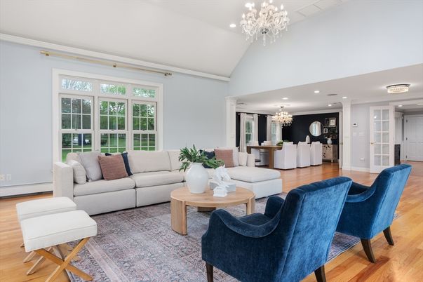 Chandelier, Dining room, Interior, Kitchen, Living room, Recessed Lighting, Wood Texture Flooring