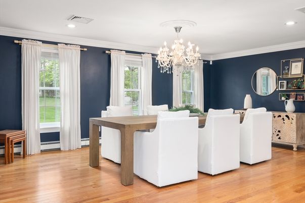 Chandelier, Dining room, Interior, Recessed Lighting, Wood Texture Flooring