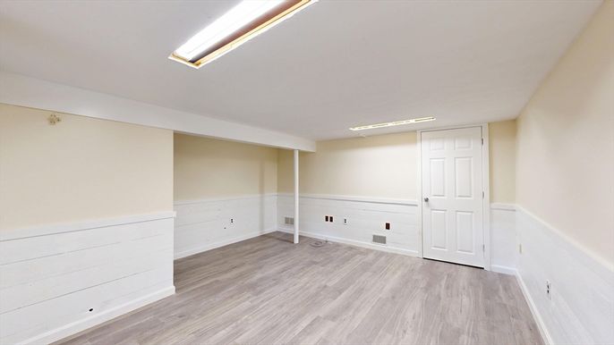 Empty room, Interior, Recessed Lighting, Wood Texture Flooring