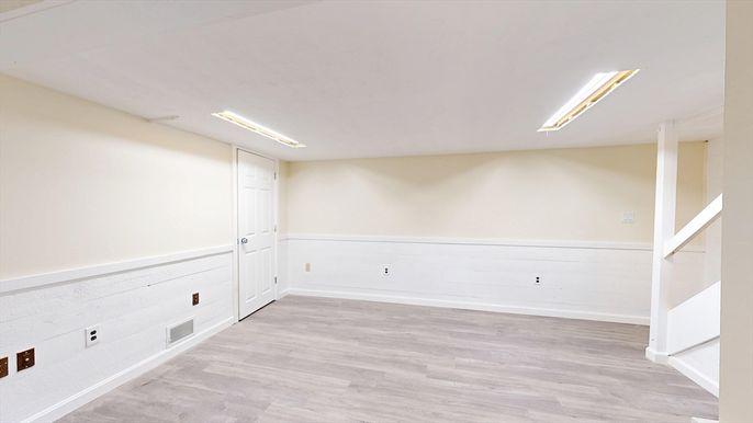 Empty room, Interior, Recessed Lighting, Wood Texture Flooring