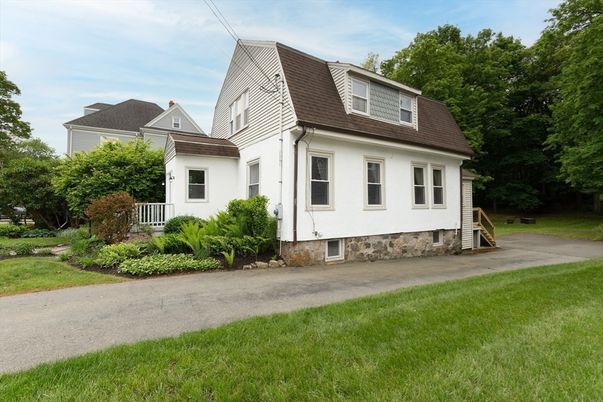 Backyard, Exterior, Facade, Cape Cod