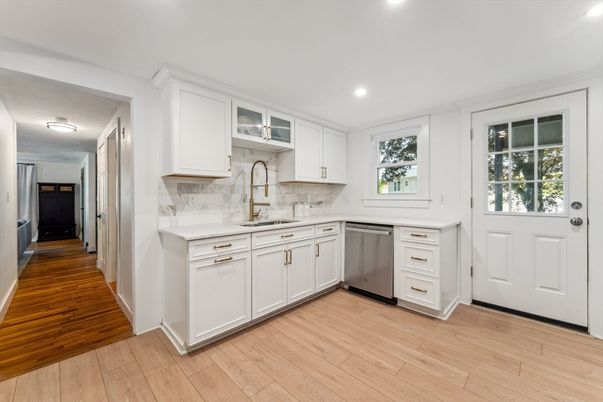 Interior, Kitchen, Recessed Lighting, Wood Texture Flooring
