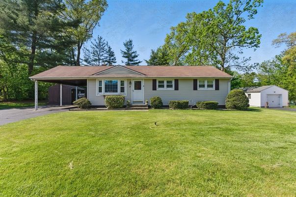 Backyard, Exterior, Facade, Cape Cod