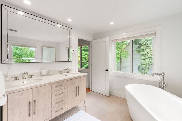 Bathroom, Dual Sink Vanities, Free Standing Baths, Interior, Recessed Lighting