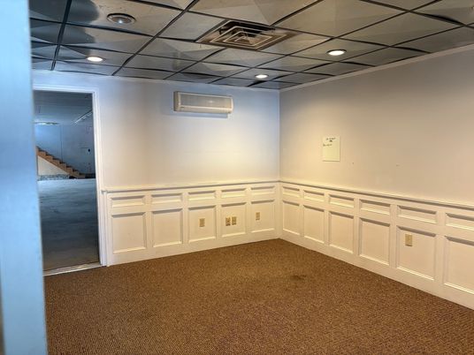 Empty room, Interior, Recessed Lighting