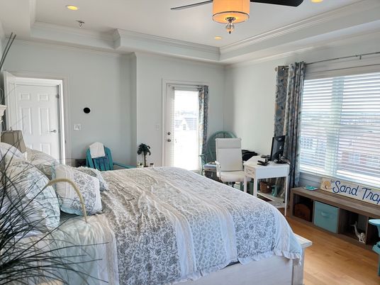 Bedroom, Home Office, Interior, Recessed Lighting, Wood Texture Flooring