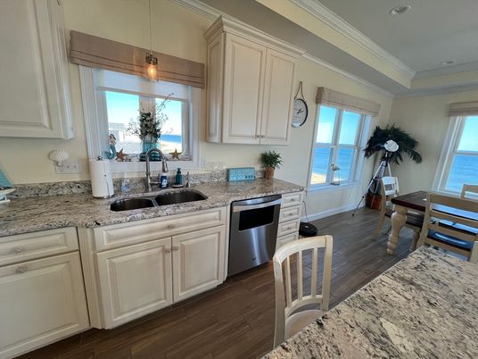 Interior, Kitchen, Pendant Lights, Recessed Lighting, Water, Wood Texture Flooring