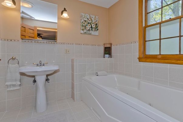 Bathroom, Interior, Recessed Lighting