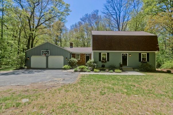 Attached, Exterior, Facade, Brick Facade, Cape Cod