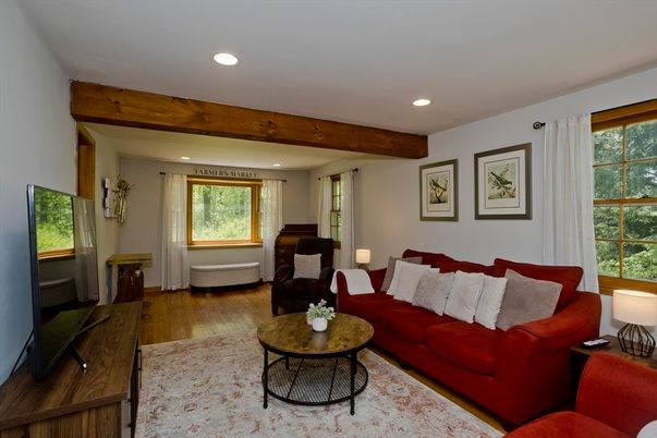 Interior, Living room, Recessed Lighting, Wooden Beams, Wood Texture Flooring