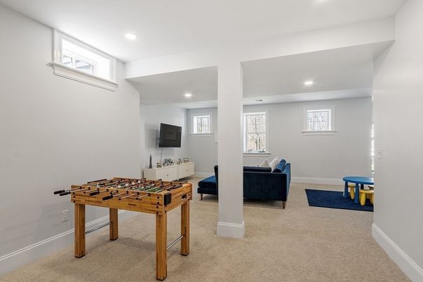 Game Room, Interior, Recessed Lighting