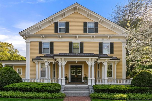 Exterior, Facade, Queen Anne Victorian