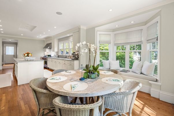 Dining room, Interior, Kitchen, Recessed Lighting, Wood Texture Flooring