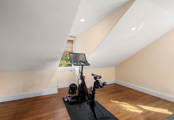 Fitness Equipment, Interior, Recessed Lighting, Wood Texture Flooring