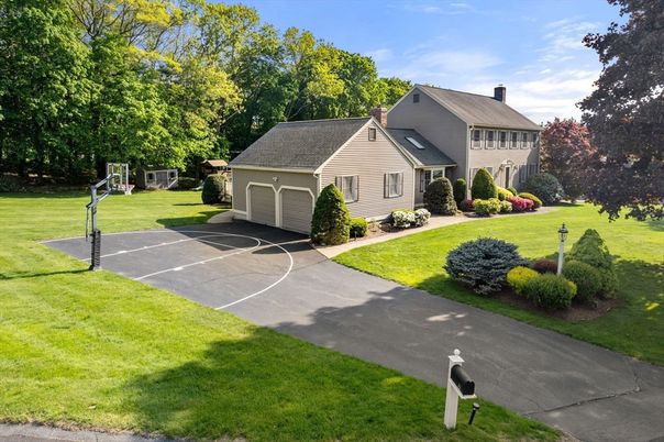 Detached Garage, Exterior