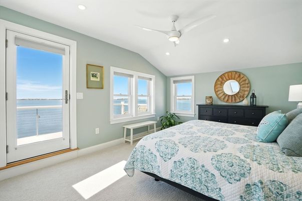Bedroom, Interior, Recessed Lighting, Water