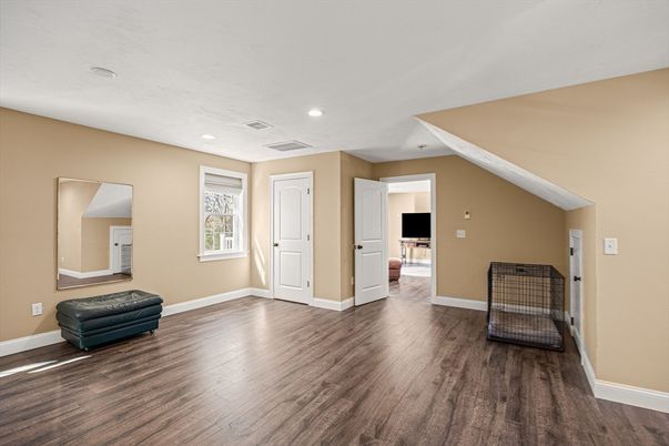 Empty room, Interior, Recessed Lighting, Wood Texture Flooring