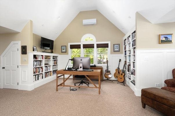 Home Office, Interior