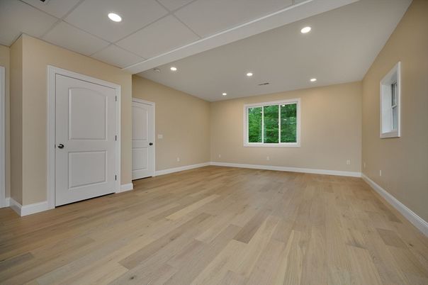 Empty room, Interior, Recessed Lighting, Wood Texture Flooring