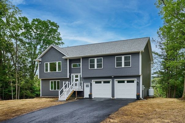 Attached, Exterior, Facade, Raised Ranch