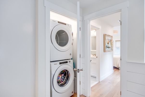 Interior, Utility Closets, Washer, Wood Texture Flooring