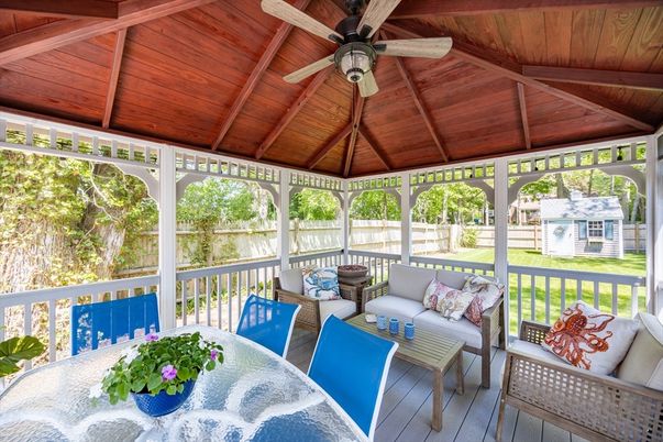 Dining room, Interior, Sun Room, Wooden Beams, Wooden Ceilings, Wood Texture Flooring