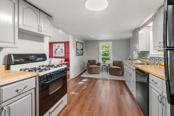 Interior, Kitchen, Living room, Recessed Lighting, Wood Texture Flooring
