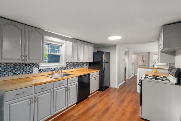 Interior, Kitchen, Recessed Lighting, Wood Texture Flooring