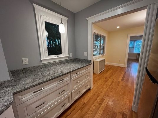 Interior, Pendant Lights, Recessed Lighting, Wood Texture Flooring