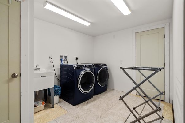 Interior, Washer