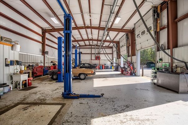 Garage, Interior