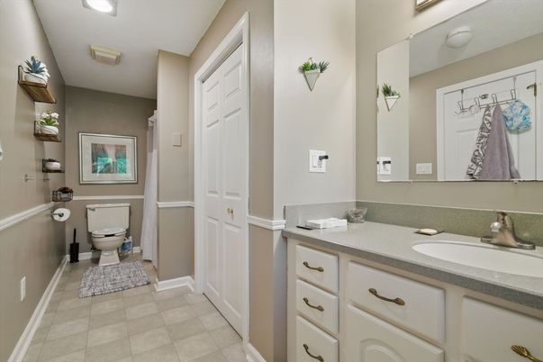 Bathroom, Interior, Recessed Lighting