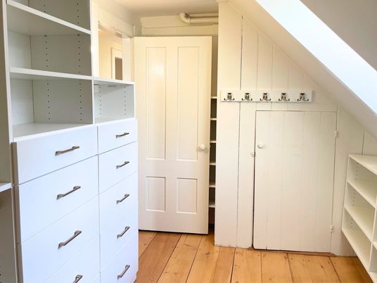 Interior, Walk-in Closets, Wood Texture Flooring