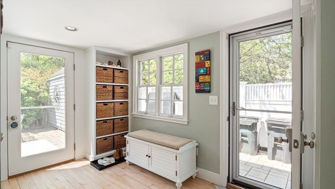 Interior, Recessed Lighting, Wood Texture Flooring