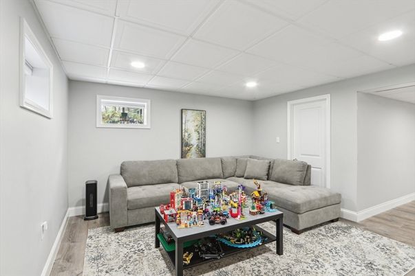 Interior, Living room, Recessed Lighting, Wood Texture Flooring