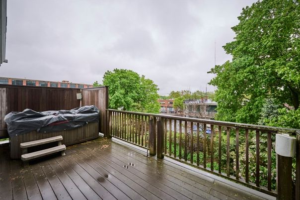 Exterior, Hot Tub