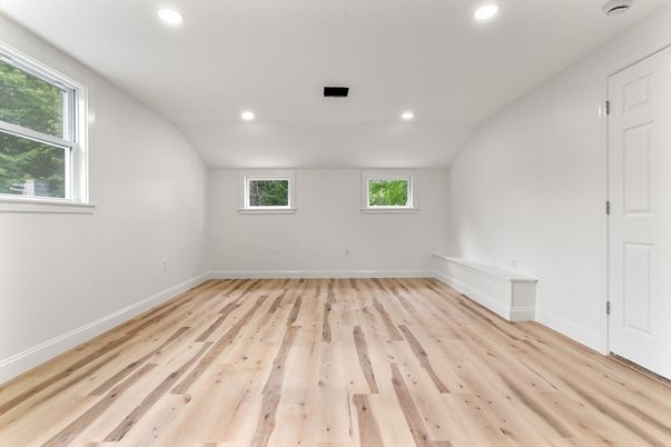 Empty room, Interior, Recessed Lighting, Wood Texture Flooring