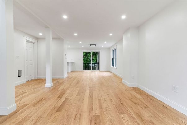 Empty room, Interior, Recessed Lighting, Wood Texture Flooring