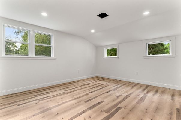 Empty room, Interior, Recessed Lighting, Wood Texture Flooring