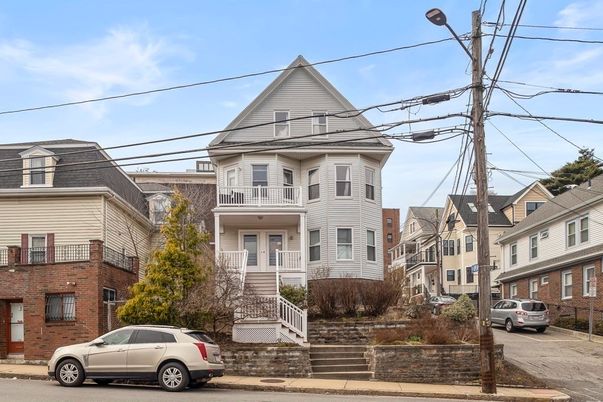 Exterior, Facade, Brick Facade, Queen Anne Victorian