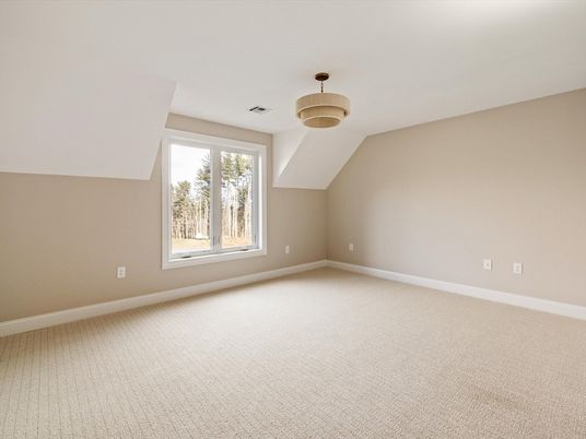 Empty room, Interior, Pendant Lights