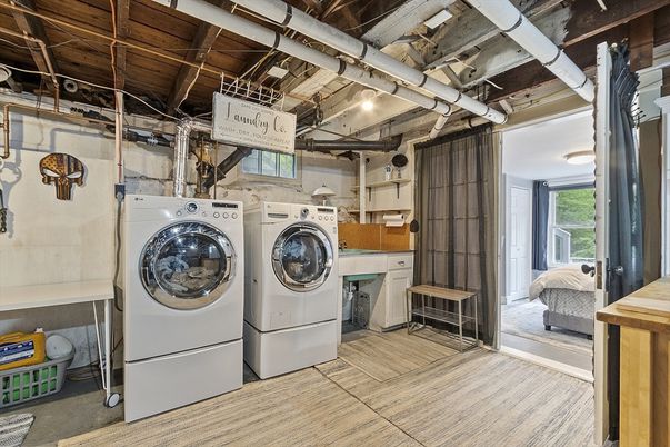 Interior, Washer, Wooden Beams, Wooden Ceilings