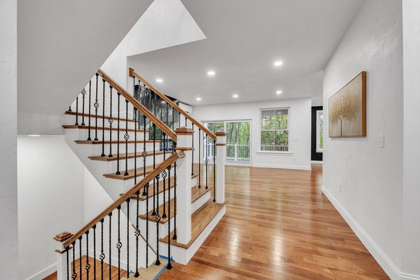 Interior, Recessed Lighting, Wood Texture Flooring