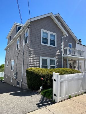 Exterior, Facade, American Craftsman